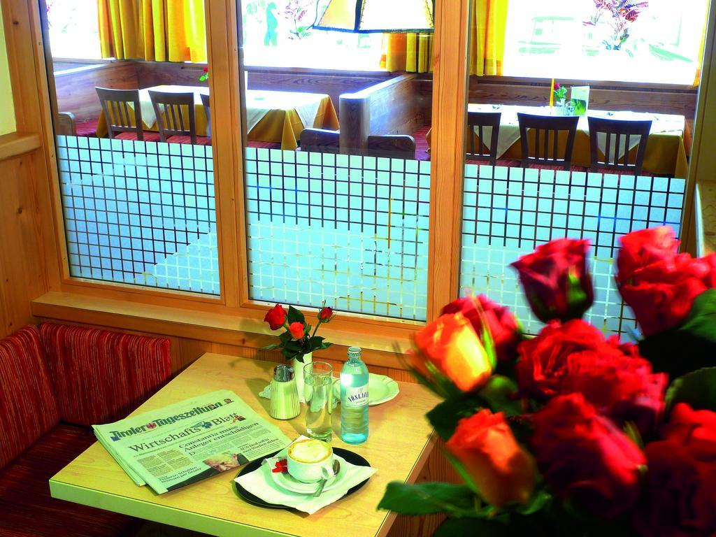 Gasthof Goldener Fisch Lienz Zewnętrze zdjęcie