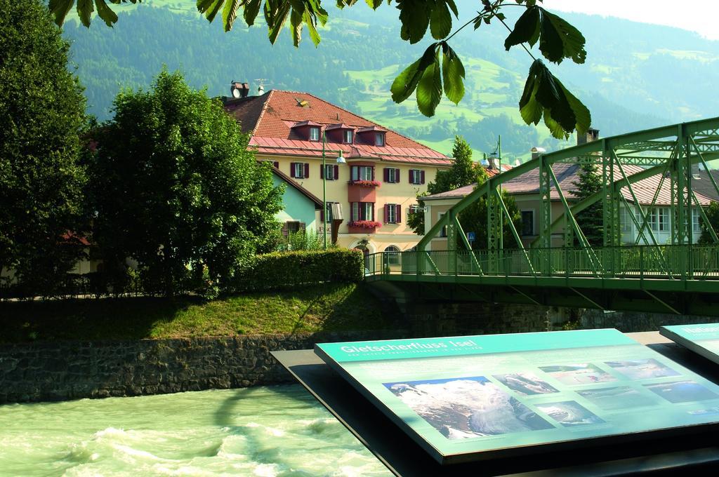Gasthof Goldener Fisch Lienz Zewnętrze zdjęcie