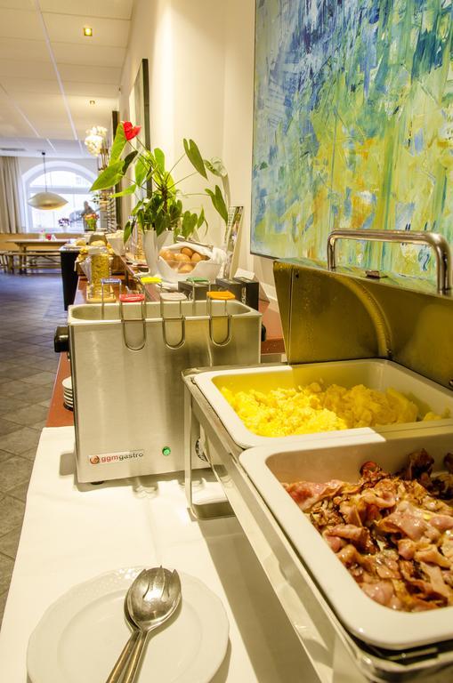 Gasthof Goldener Fisch Lienz Zewnętrze zdjęcie